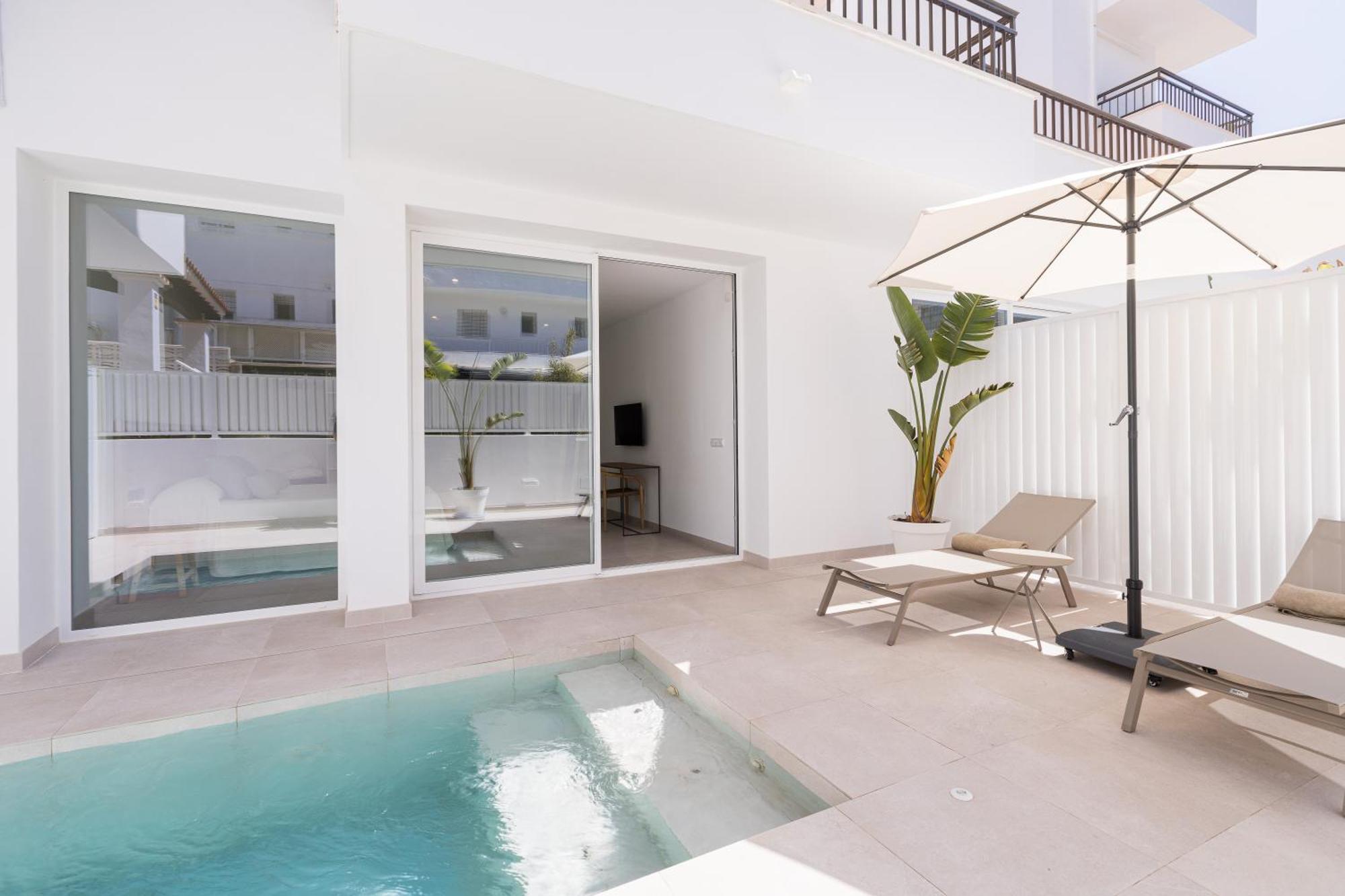 Bossa Bay Suites With Private Pool - Mc Apartments Ibiza Extérieur photo