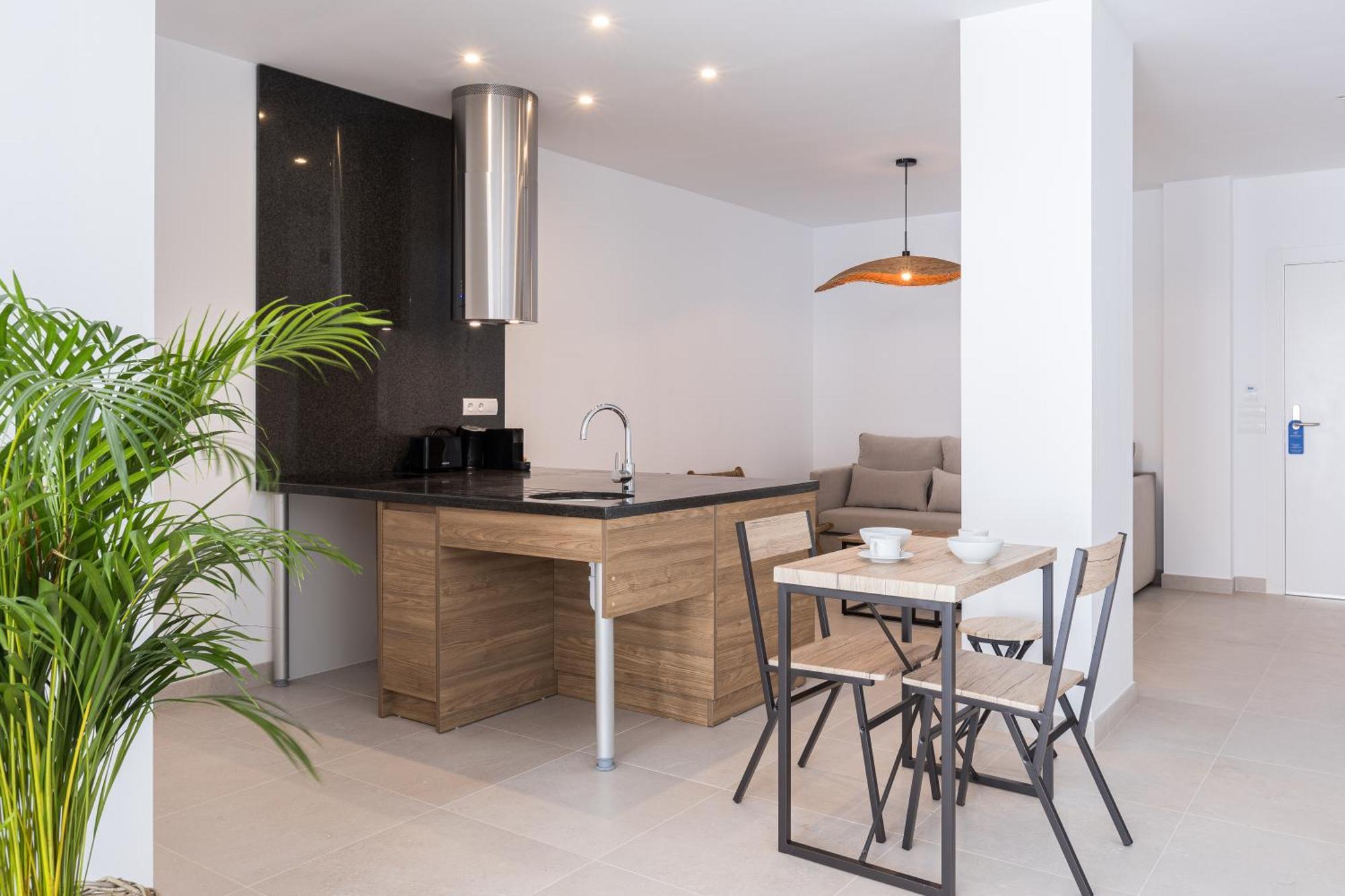 Bossa Bay Suites With Private Pool - Mc Apartments Ibiza Extérieur photo